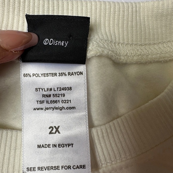 Disney White Crewneck Sweater Women’s Sz 2X with Minnie Mouse Design - Picture 3 of 12